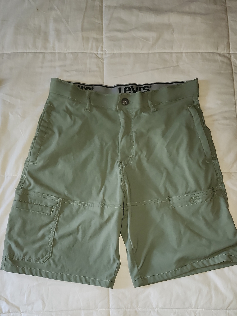Levi's Multi Pocket, Elastic Waist Shorts, Size 16 Kids (EUC), Unisex Army Green